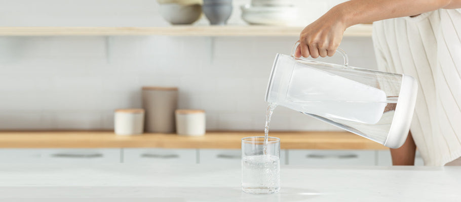 6 Simple Tips To Drink Enough Water This Year